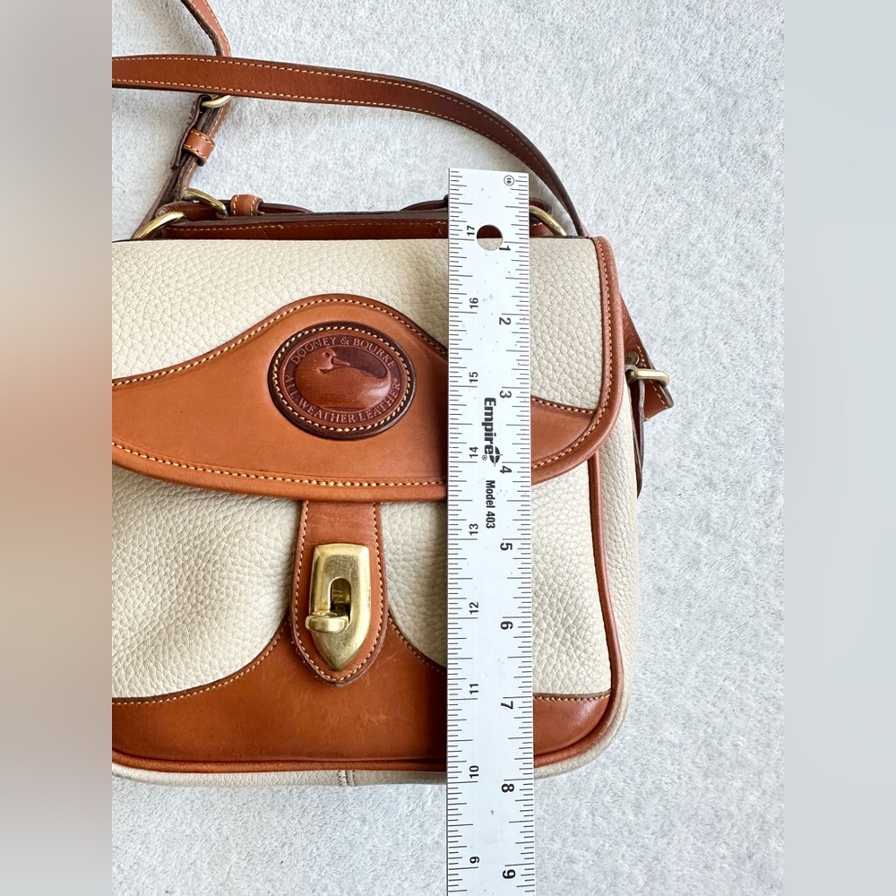 Dooney & Bourke Vintage Crossbody Bag in Ivory and British Tan Classic - Picture 13 of 17